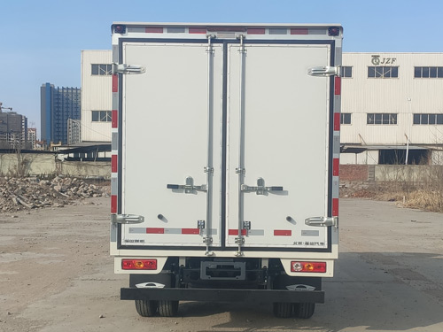 福田牌BJ5035XXY4AV6-16廂式運輸車公告圖片
