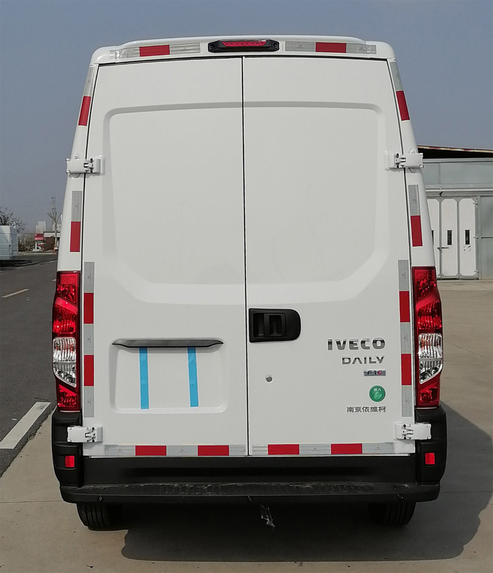 依維柯牌NJ5046XXYEE6廂式運(yùn)輸車(chē)公告圖片