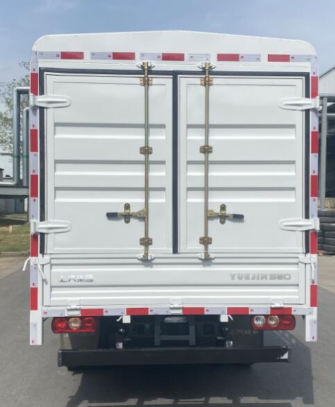 躍進(jìn)牌SH5043CCYPEDBNS倉柵式運(yùn)輸車公告圖片