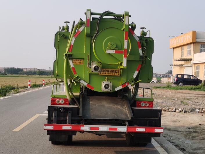 中盛誠(chéng)達(dá)牌LZZ5045GQWBJ6清洗吸污車公告圖片