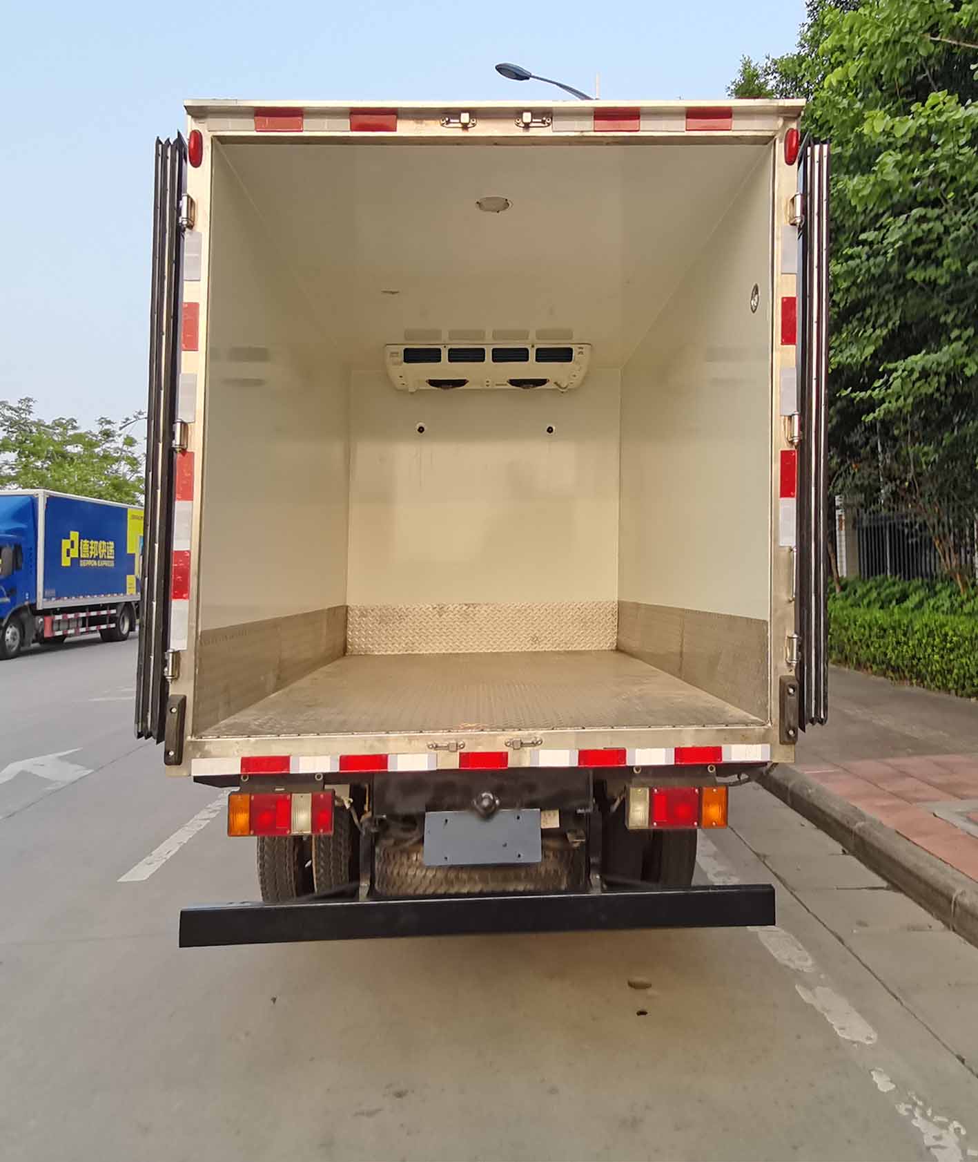 新飞快牌SXG5045XLC6Q冷藏车公告图片