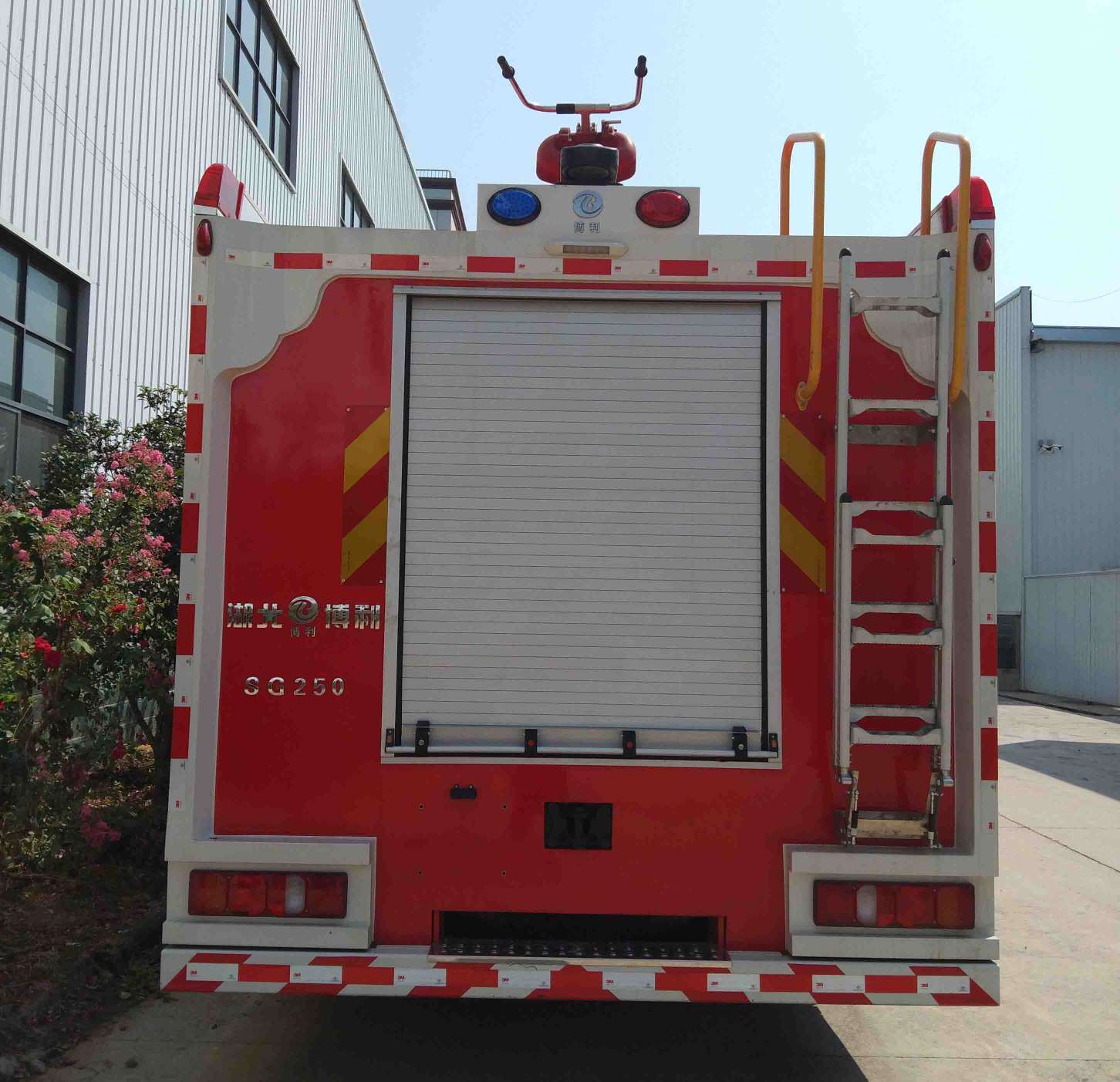 博利牌BLT5430GXFSG250/Z6水罐消防车公告图片