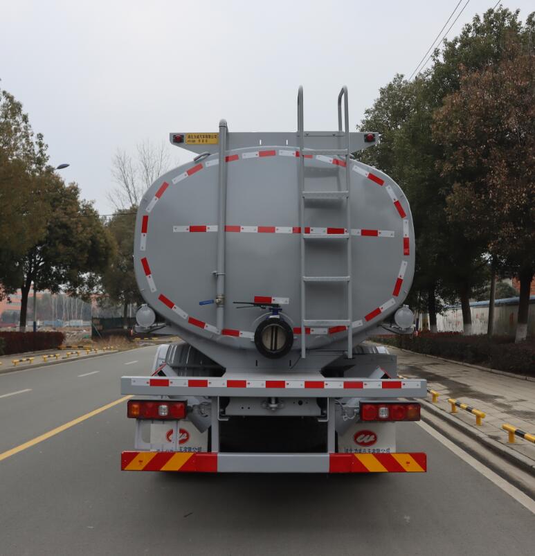 中汽力威牌HLW5313TGYSX6供液車公告圖片