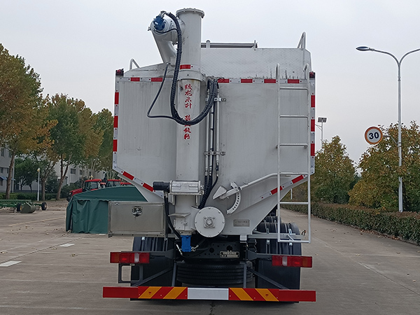 牧安达牌SDM5250ZSLZQ散装饲料运输车公告图片