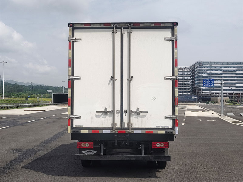 福田牌BJ5044XLC9JCA-58冷藏车公告图片