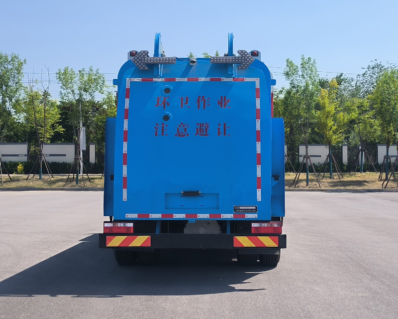 犀重牌AXZ5182TCADFBEV纯电动餐厨垃圾车公告图片
