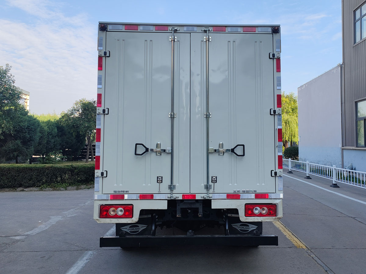 福田牌BJ5046XXY9JBA-50厢式货车公告图片