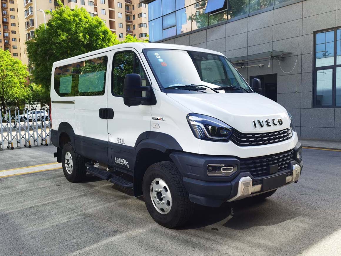 蓝港牌XLG5045XYLQ6医疗车
