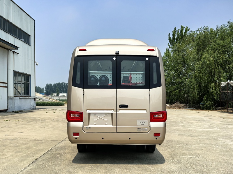 星通牌XTP5076XYBZT-4WD运兵车公告图片