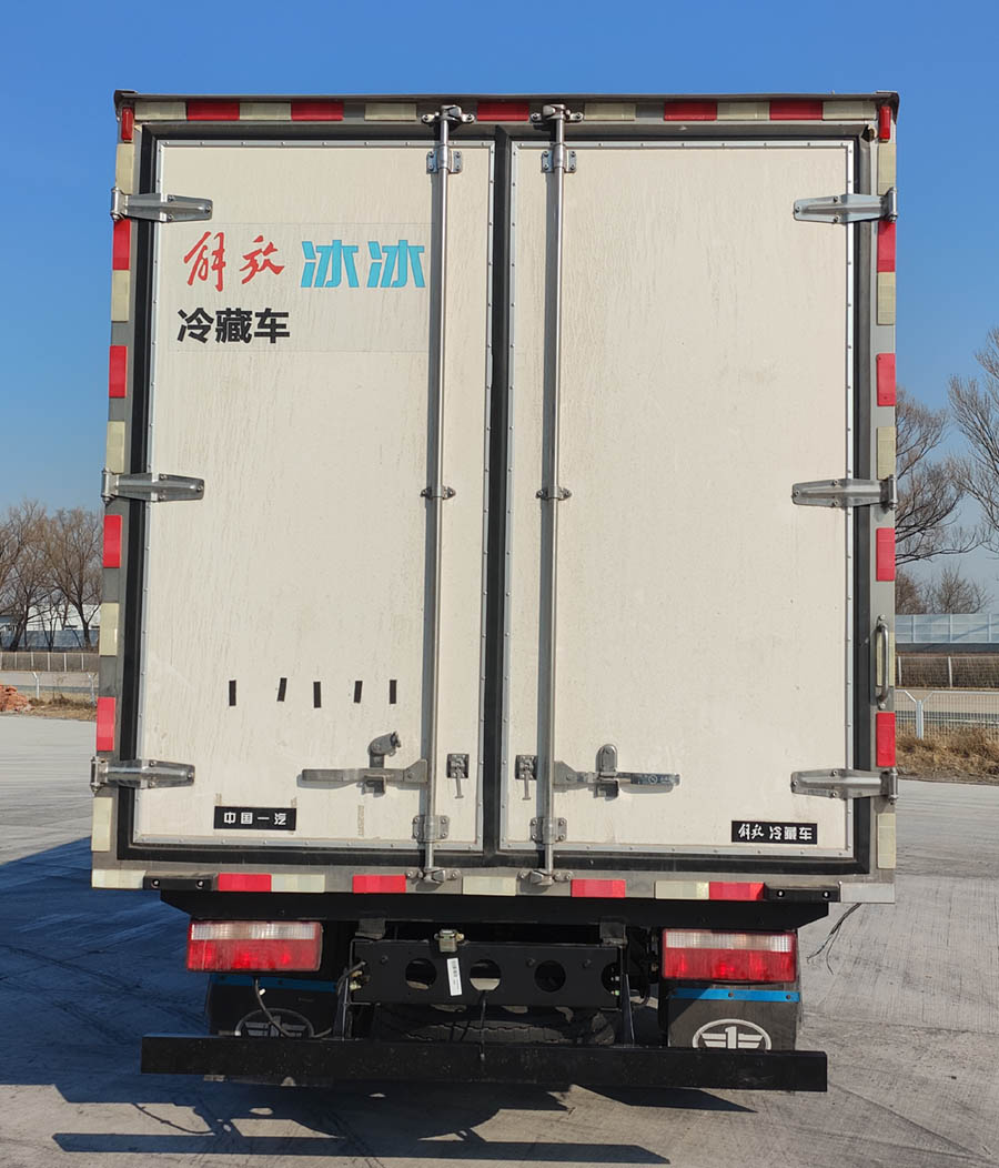 解放牌CA5040XLCP40L2BEVA84纯电动冷藏车公告图片