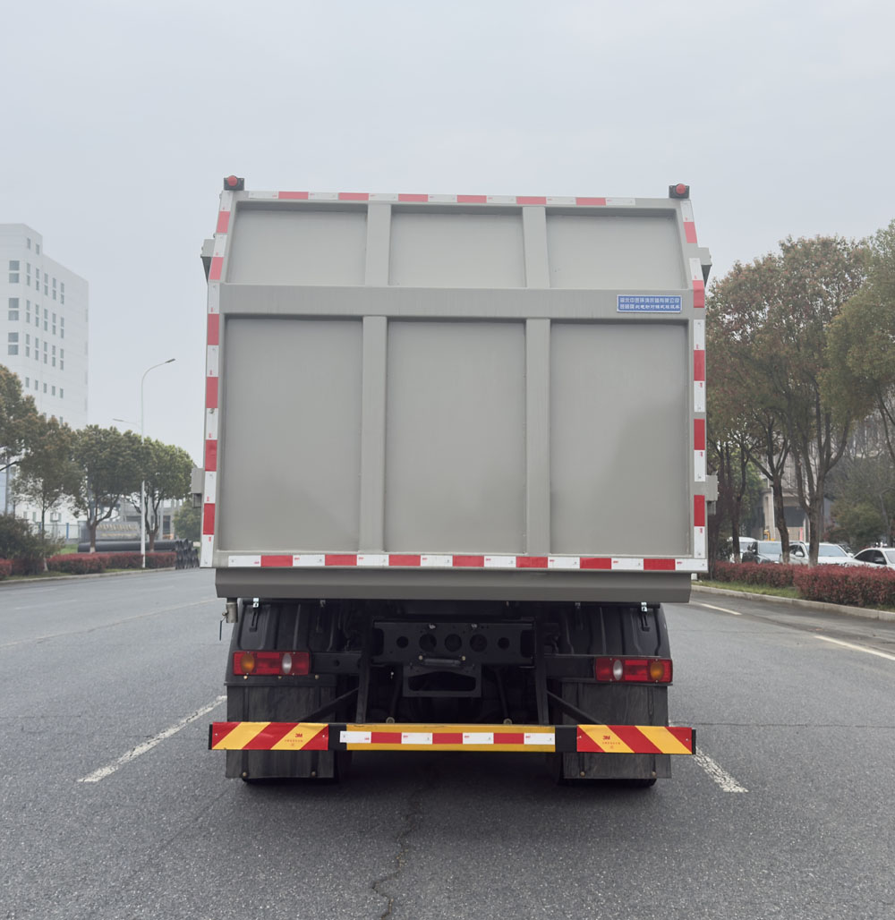 昱曦牌CHN5180ZDJBEVDFH纯电动对接式垃圾车公告图片