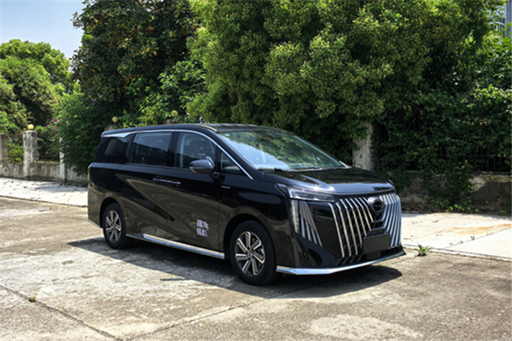 XXP5030XYBG6型运兵车图片