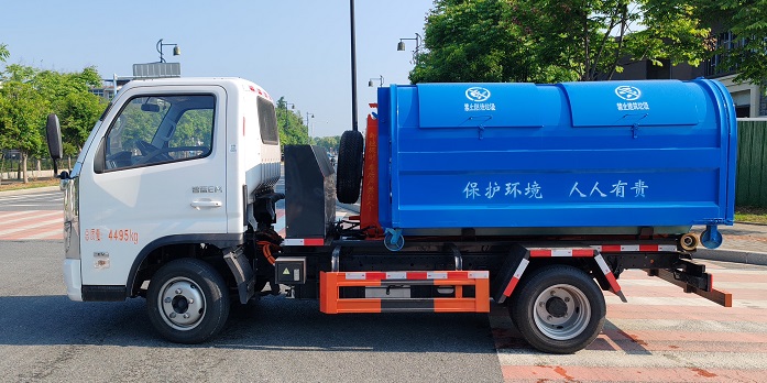 程力威牌CLW5040ZXXBEV6HS纯电动车厢可卸式垃圾车公告图片