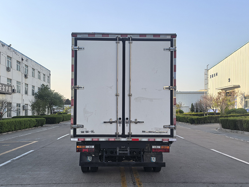 蓝擎牌YTQ5042XLCKNEV361-LQ纯电动冷藏车公告图片