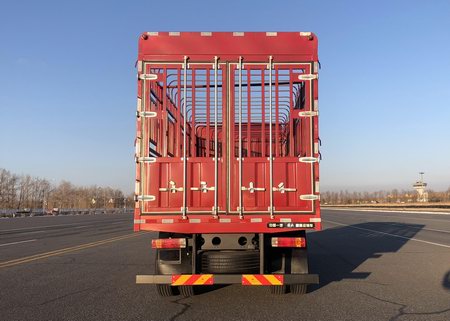 解放牌CA5250CCQP62K1L5T3E6畜禽運(yùn)輸車公告圖片