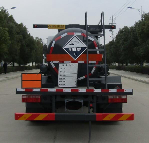 中汽力威牌HLW5181GFWEQ6腐蝕性物品罐式運(yùn)輸車公告圖片