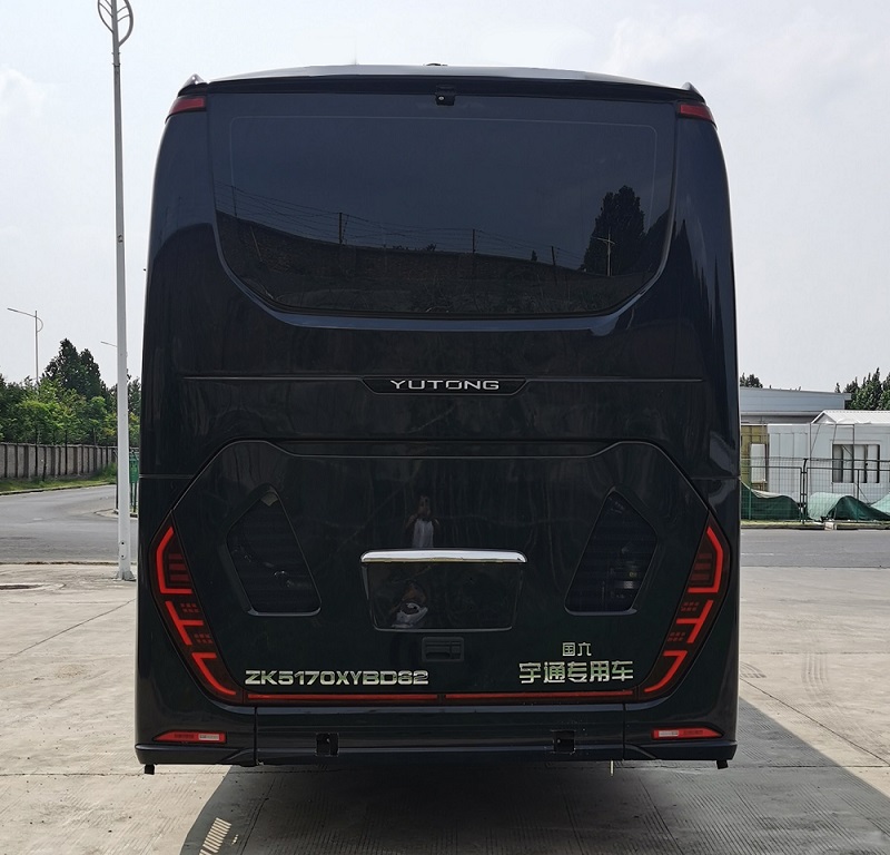 宇通牌ZK5170XYBD62运兵车公告图片