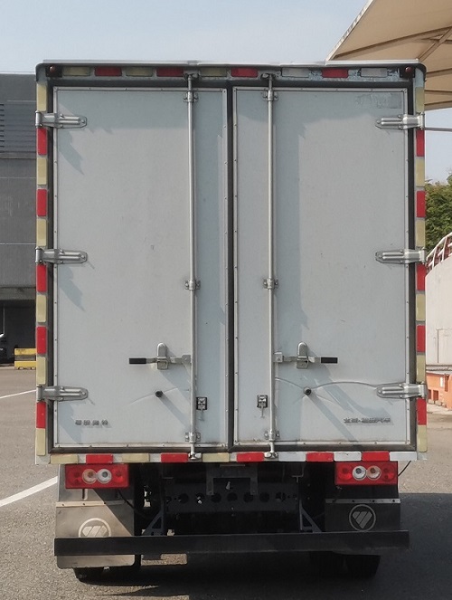 福田牌BJ5045XLC8JBA-AB8冷藏车公告图片