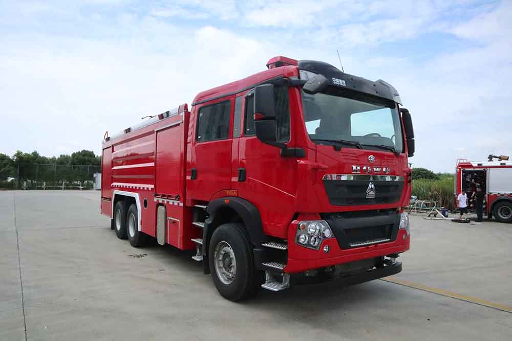 程力威牌CLW5330GXFSG180/AXF水罐消防车公告图片