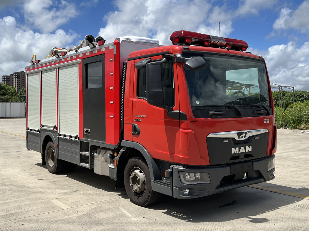 振翔牌MG5110GXFPM40/B6D泡沫消防车公告图片