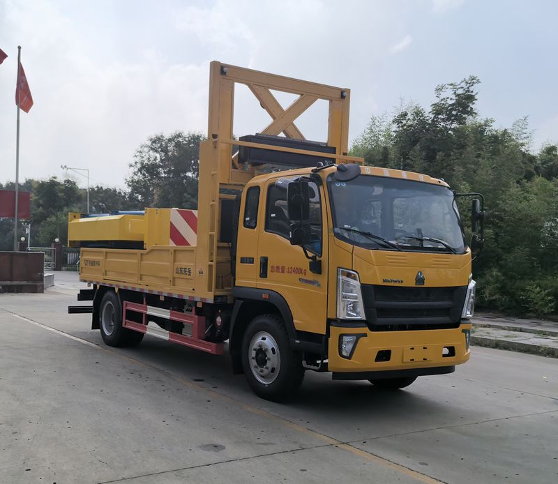 圣岳牌SDZ5120TFZF防撞缓冲车公告图片