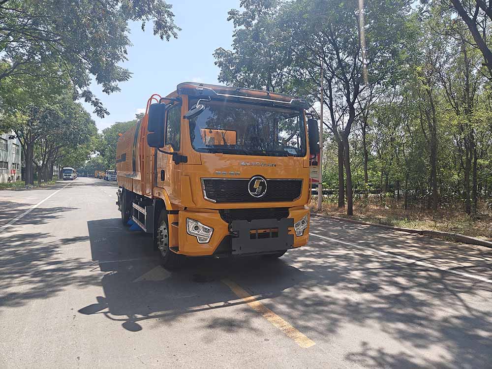 圣工牌HGY5180TSLBEV纯电动扫路车公告图片