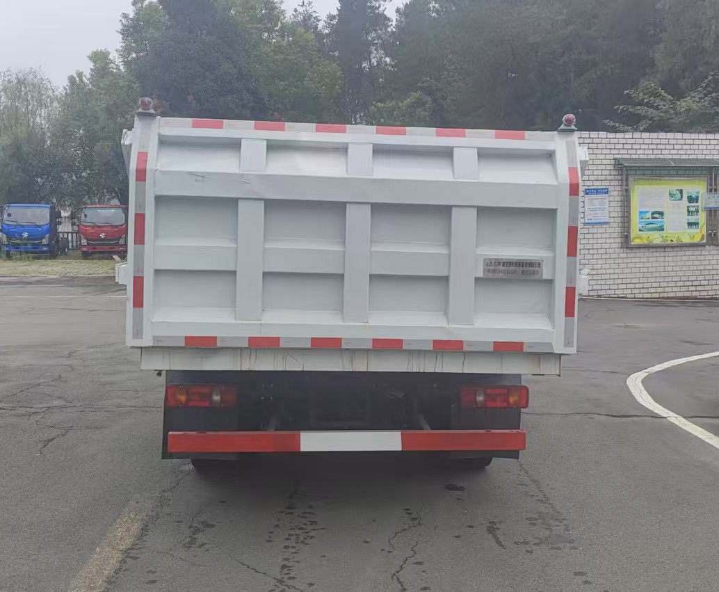 赛家牌WHR5040ZXLDF1厢式垃圾车公告图片