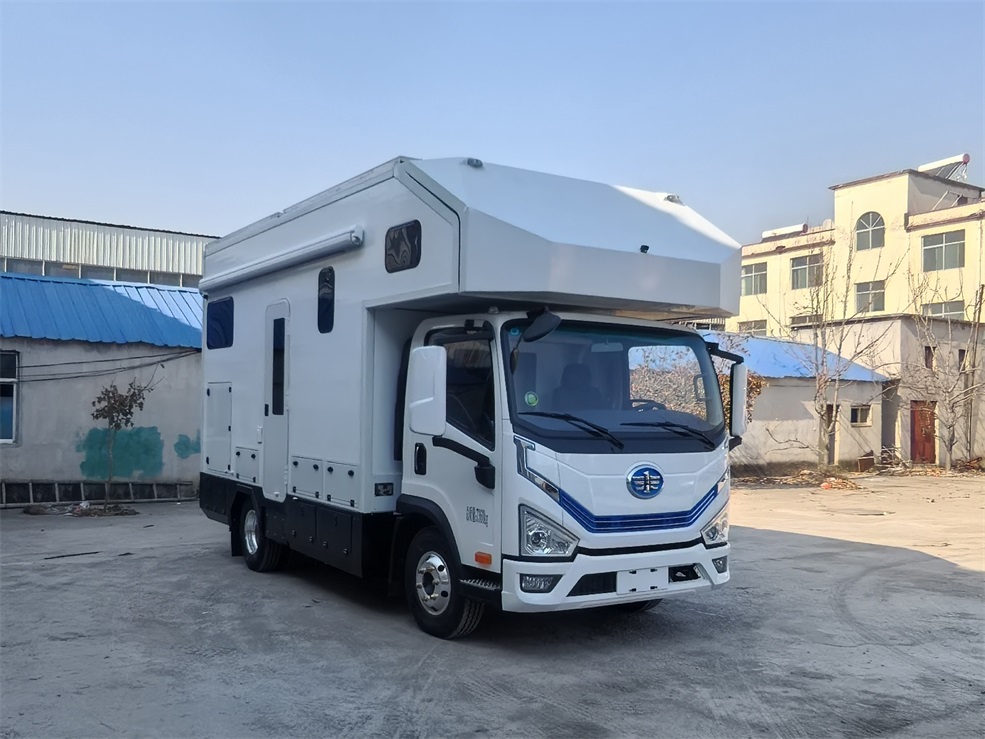 鲁玺牌LXP5072XLJPHEV插电式混合动力旅居车公告图片