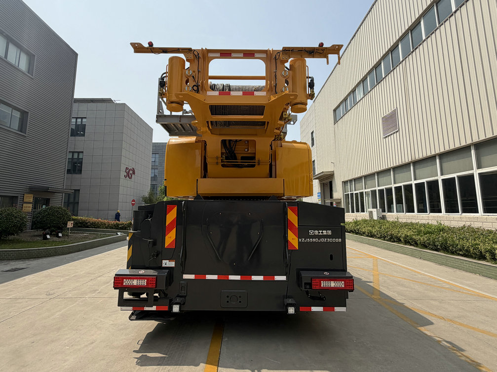 徐工牌XZJ5590JQZ300G8全地面起重机公告图片