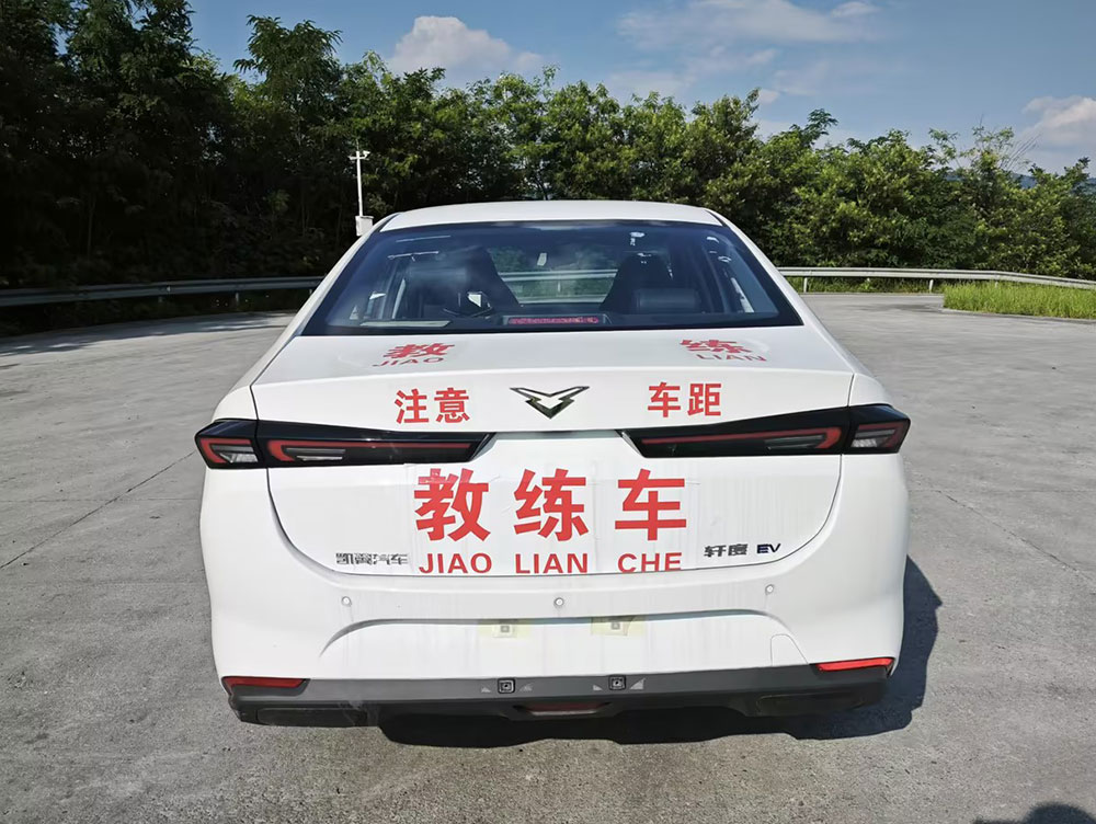 纯电动教练车图片