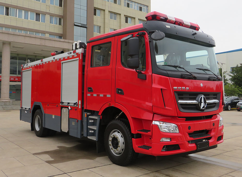 BX5200GXFPM80/B6型泡沫消防车图片