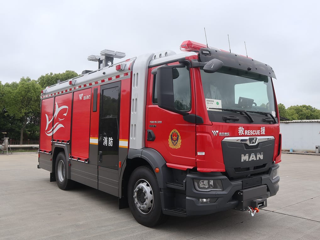 LWX5171GXFAP45/M1型压缩空气泡沫消防车图片