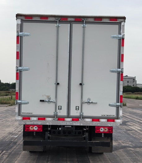福田牌BJ5044XXY-FM3厢式货车公告图片