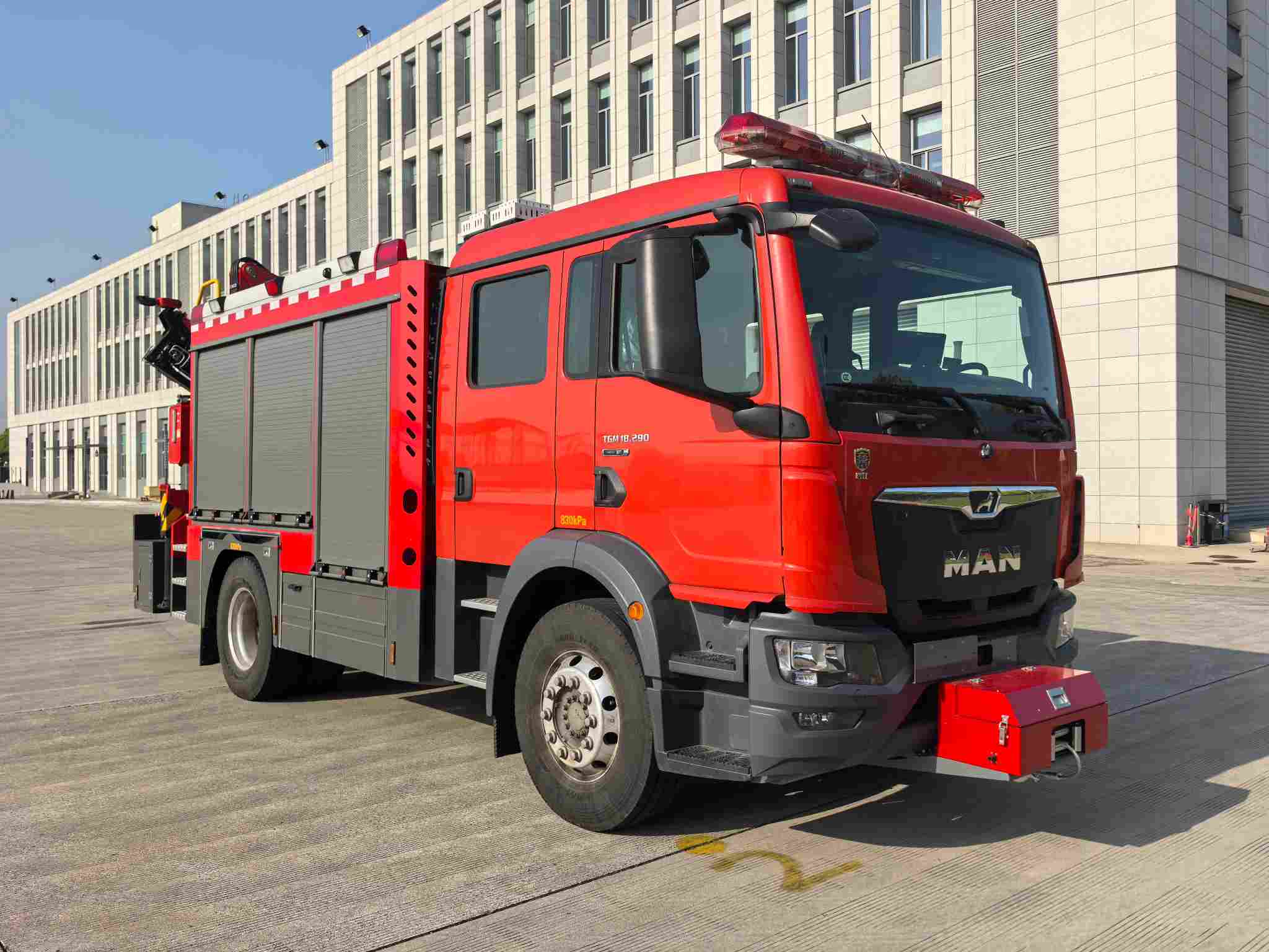 襄江牌XFX5130TXFJY100/M6抢险救援消防车