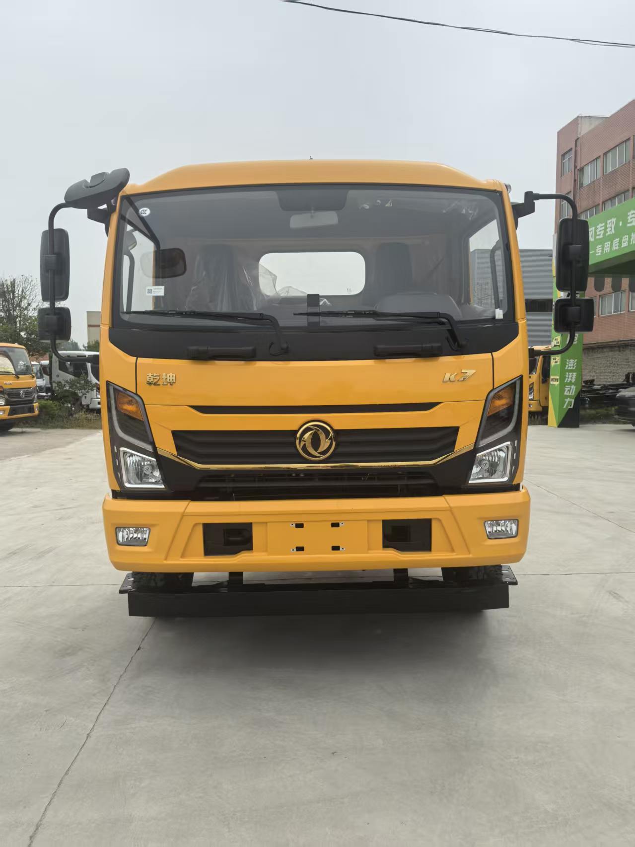 华通牌HCQ5125TSLEQ6扫路车公告图片