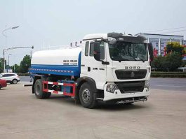 绿化喷洒车