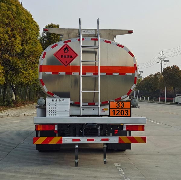 楚胜牌CSC5188GYYLEZ6铝合金运油车公告图片