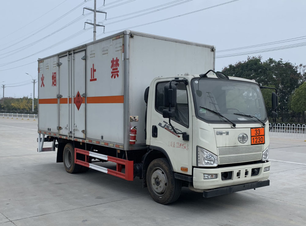 楚飞牌CLQ5120XRY6CA易燃液体厢式运输车公告图片