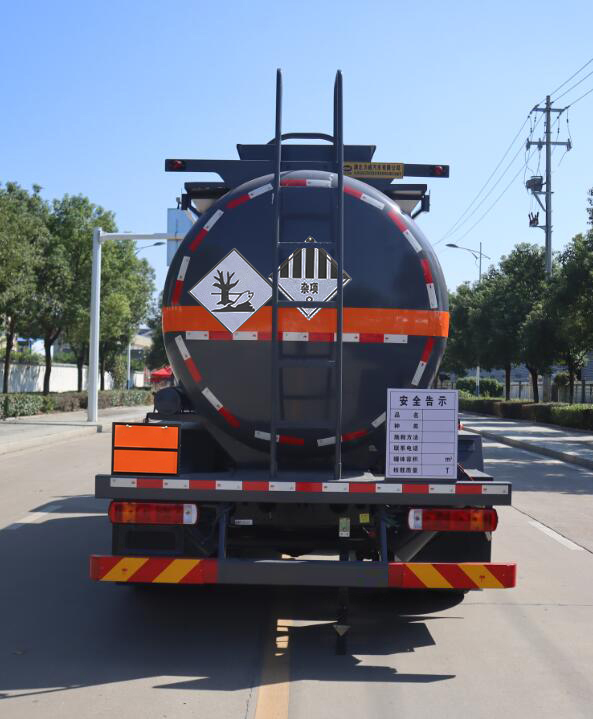 中汽力威牌HLW5260GZWC6雜項危險物品罐式運輸車公告圖片