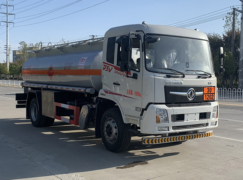楚飞牌CLQ5183GYY6DJ运油车公告图片
