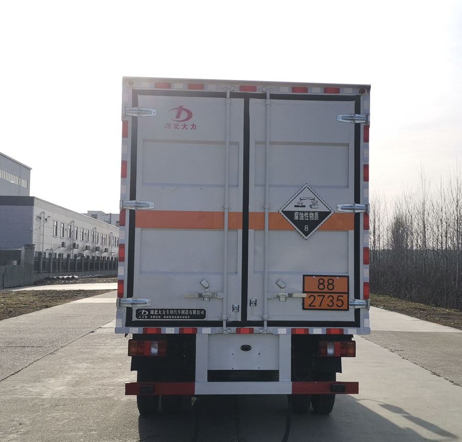 大力牌DLQ5042XFWZZ6腐蚀性物品厢式运输车公告图片