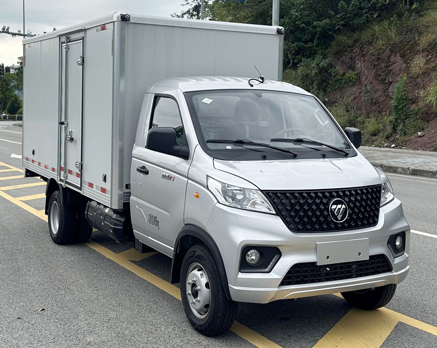 福田牌BJ5030XXY3JC7-32厢式运输车