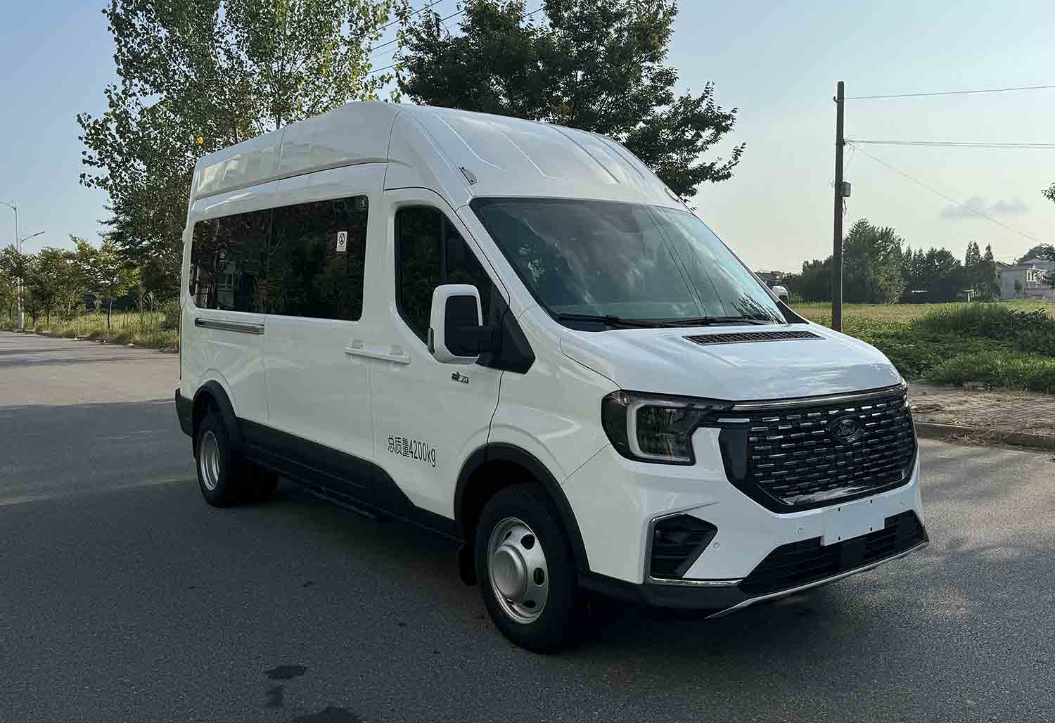 跃迈牌YMZ5042XYBJX6运兵车