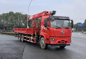 随车起重运输车