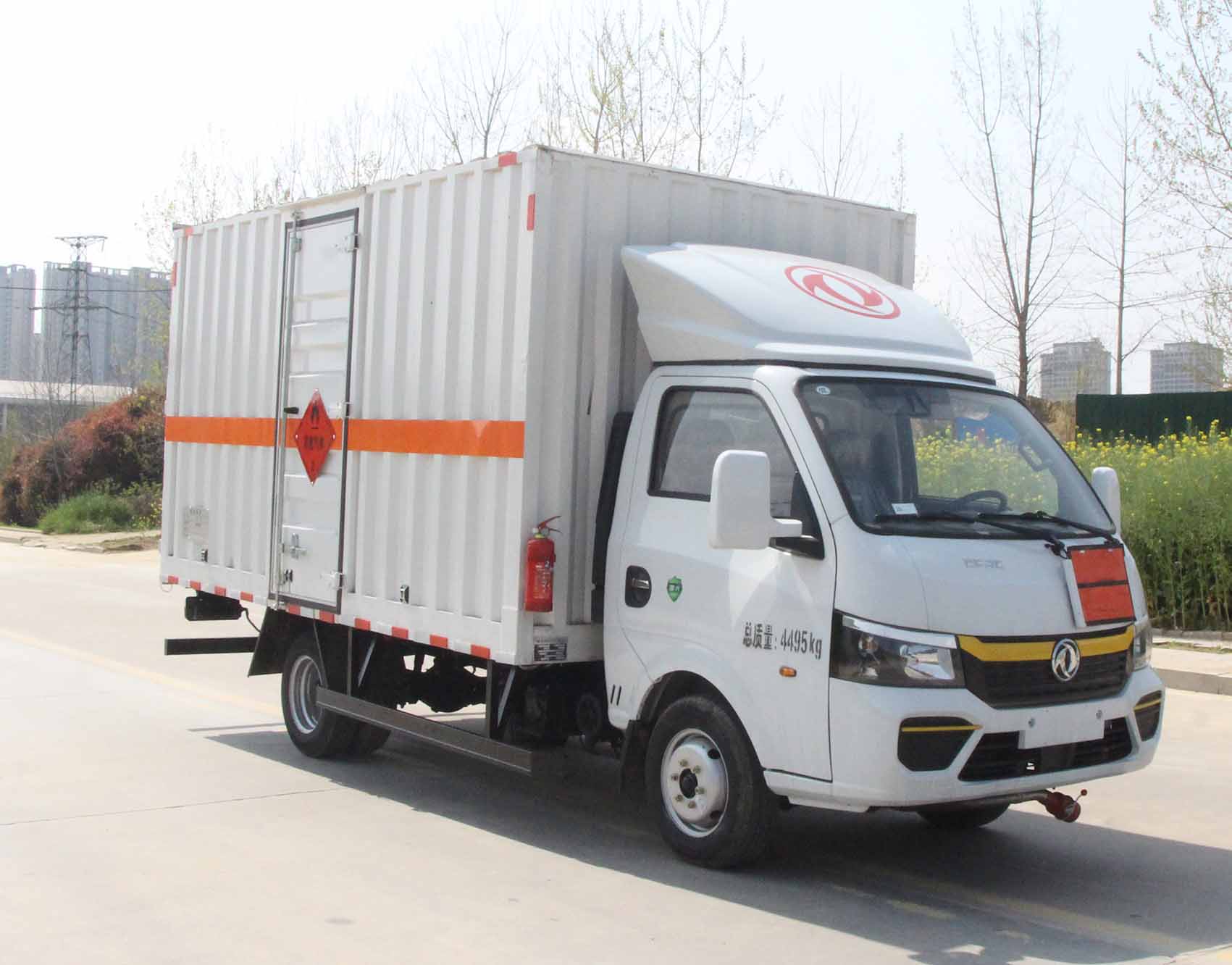 AAW5040XCTEQ6 威神牌CT型危险货物运输车图片