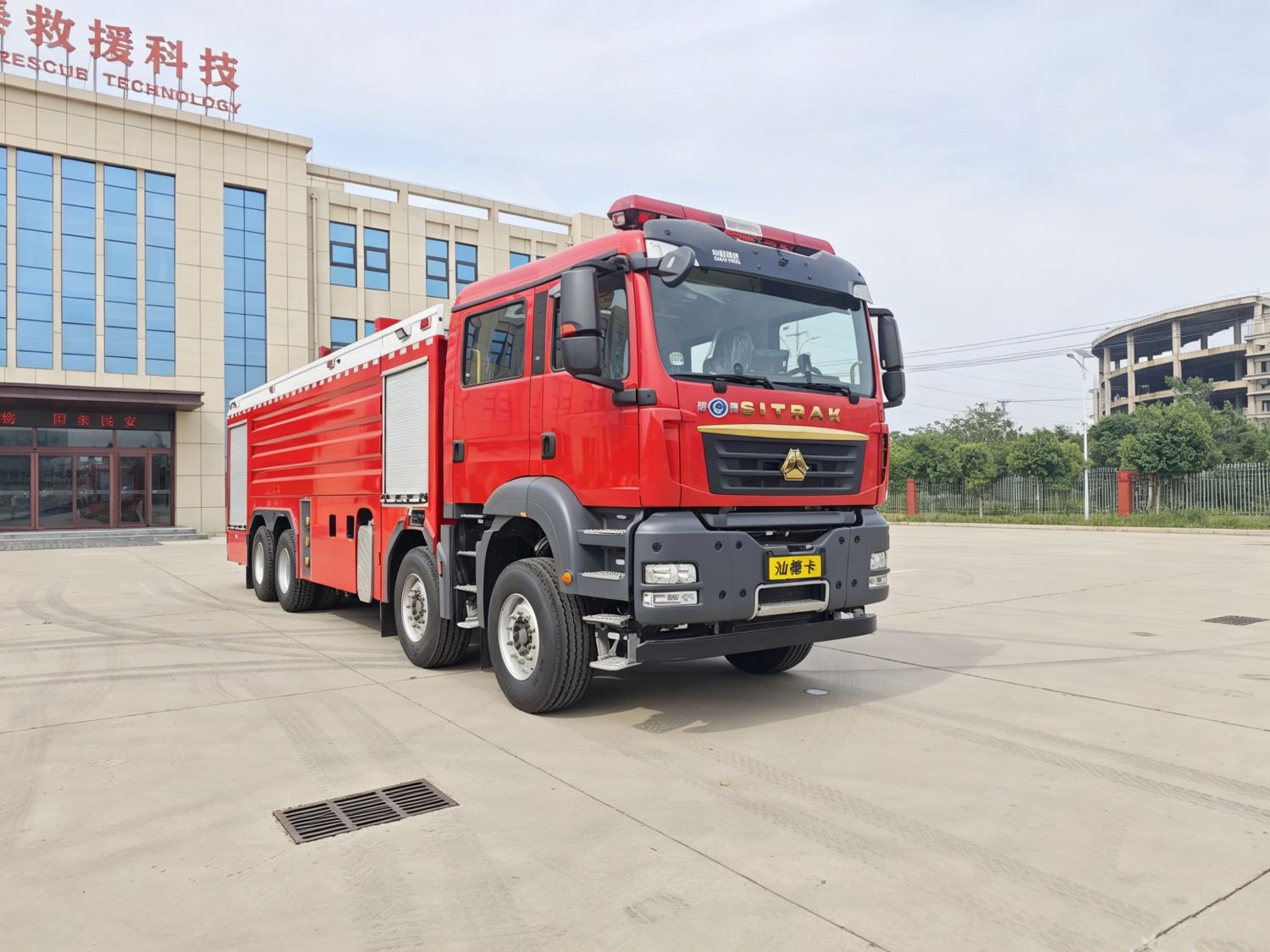 RT5381GXFPM180/C6型泡沫消防车图片