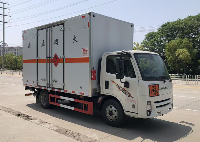 CLQ5041XCT6JX 楚飞牌CT型危险货物运输车图片