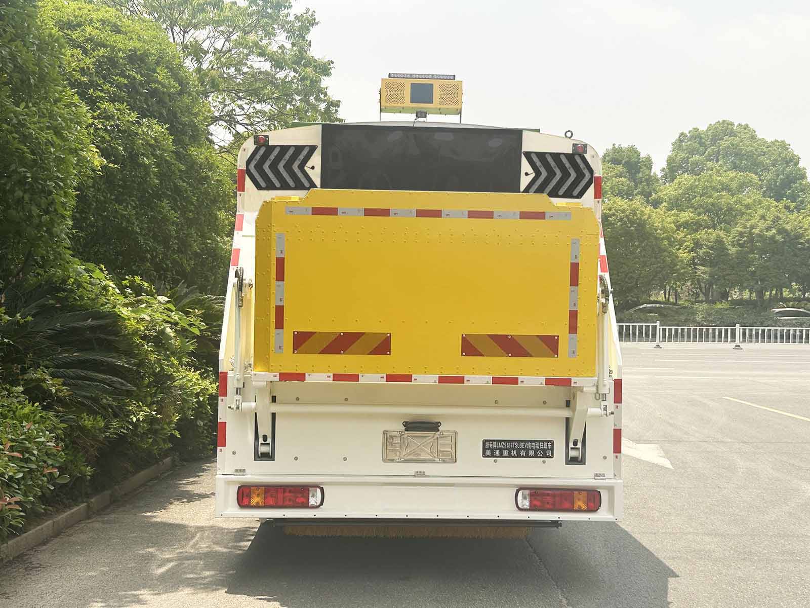 浙专牌LMZ5187TSLBEV纯电动扫路车公告图片