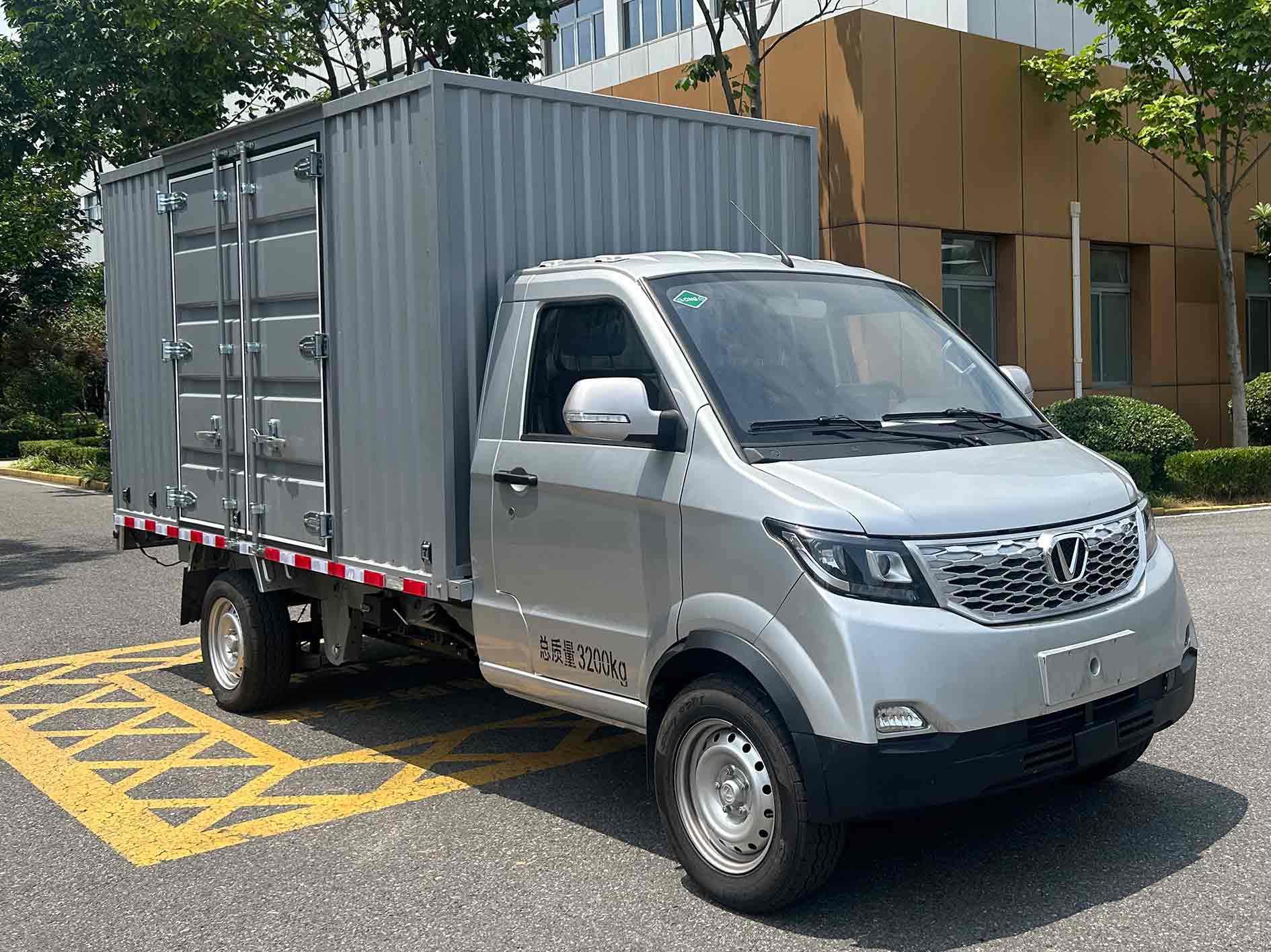 太行成功牌SCH5031XXYDF厢式货车