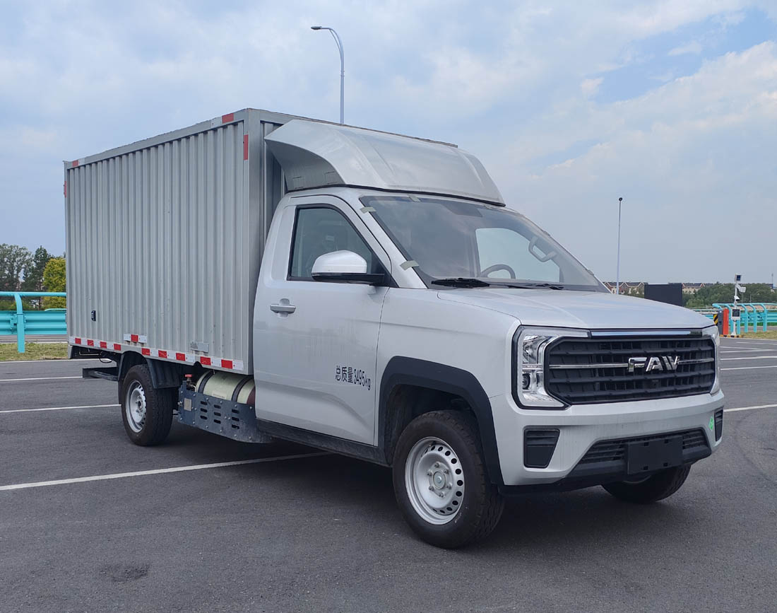 解放牌CA5030XXYP37Q04L2NE6A86厢式货车